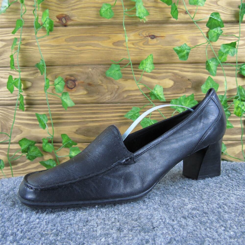 Naturalizer Black Leather Block Heel Loafers